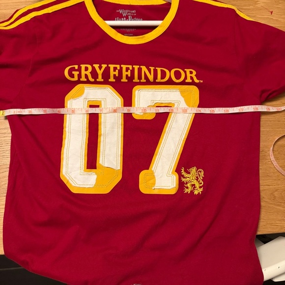 Harry Potter Gryffindor 07 Shirt | Wizarding World Universal Studios - Picture 5 of 6